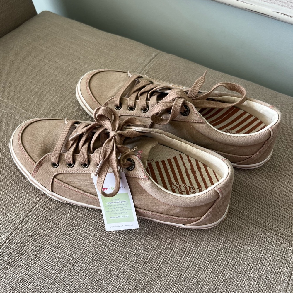 TAOS Sneakers NEW